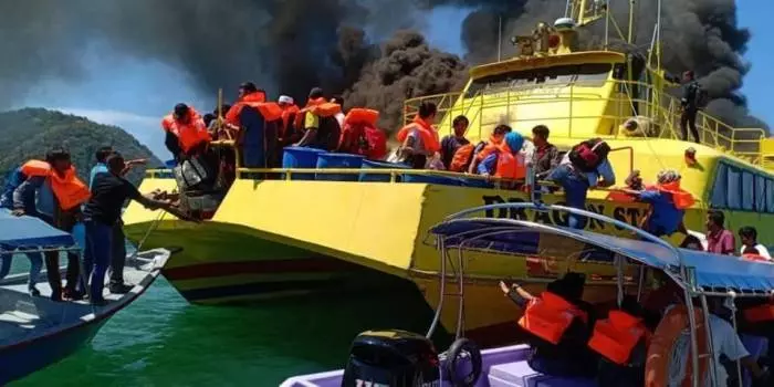 【浮邏交怡渡輪出發5分鐘突然爆炸】恐怖場面曝光!
