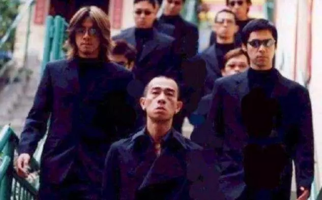他為拍《古惑仔》腳踩關公像,事後吃齋數月只為贖罪,至今無兒女