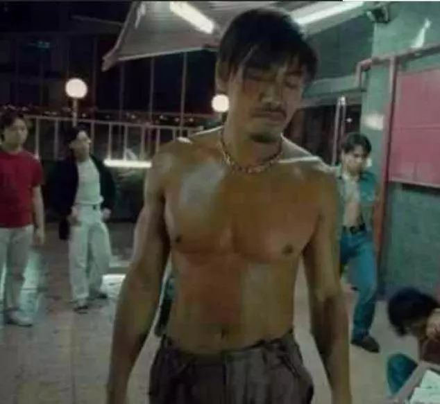 他為拍《古惑仔》腳踩關公像,事後吃齋數月只為贖罪,至今無兒女