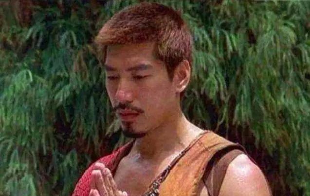他為拍《古惑仔》腳踩關公像,事後吃齋數月只為贖罪,至今無兒女