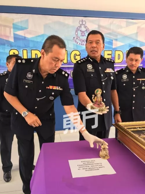 承認在祈禱室外放拿督公神像,馬來男子疑是精神失常!