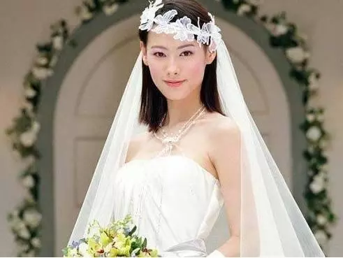 被金錢「乾爹」糟蹋過的玉女星,萬萬沒想到她是第一名!