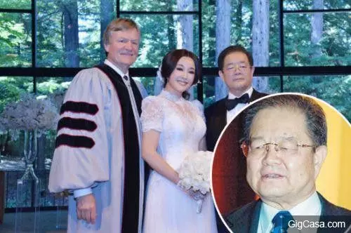 60歲仍風韻盎然的明星,偷吃小王被老公撞見竟當場下跪,她就是........