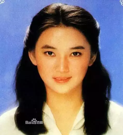 她曾是台灣四大美女之一,當年逼得林青霞自殺, 後戀上黑幫大佬,如今竟然變成了…
