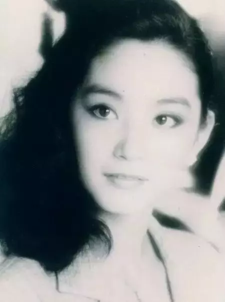 她曾是台灣四大美女之一,當年逼得林青霞自殺, 後戀上黑幫大佬,如今竟然變成了…