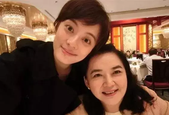 她曾是台灣四大美女之一,當年逼得林青霞自殺, 後戀上黑幫大佬,如今竟然變成了…