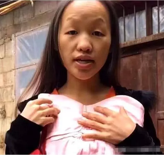 「無眉小姐姐」相親遭嫌棄,化妝後驚艷了,富二代直接表白!