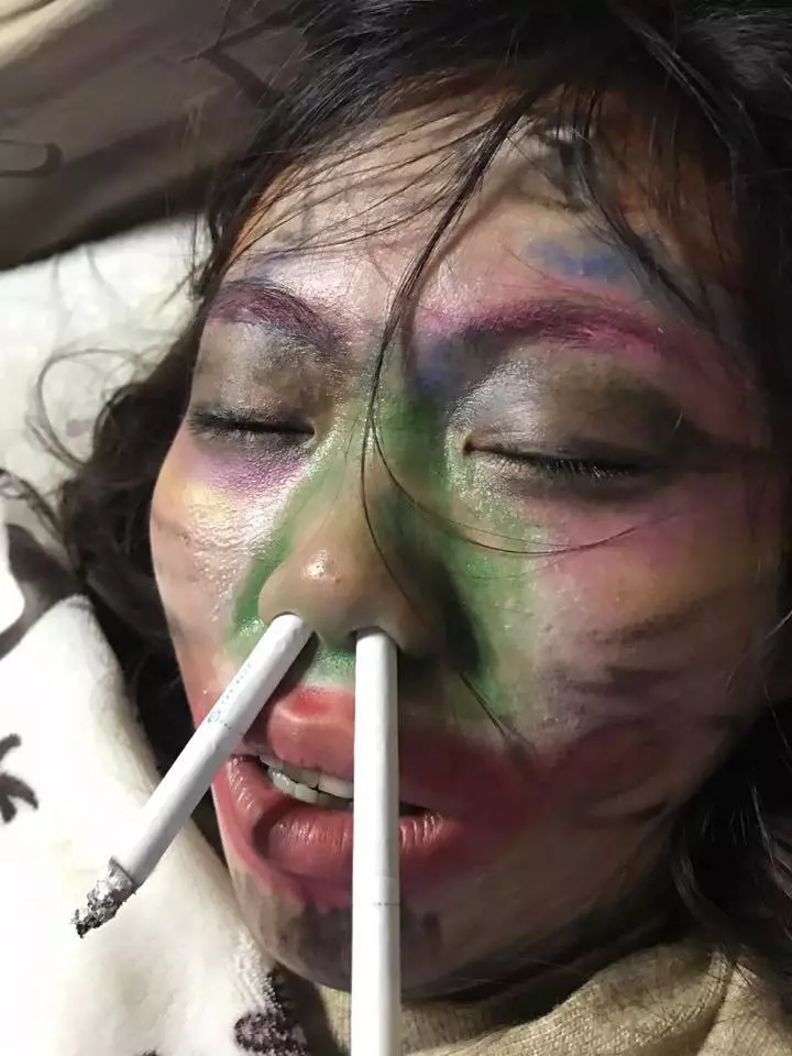 老婆喝爛醉讓他氣到「惡搞畫臉」PO網,沒想到網友挖出「她的真面目」驚覺出乎意料的美!