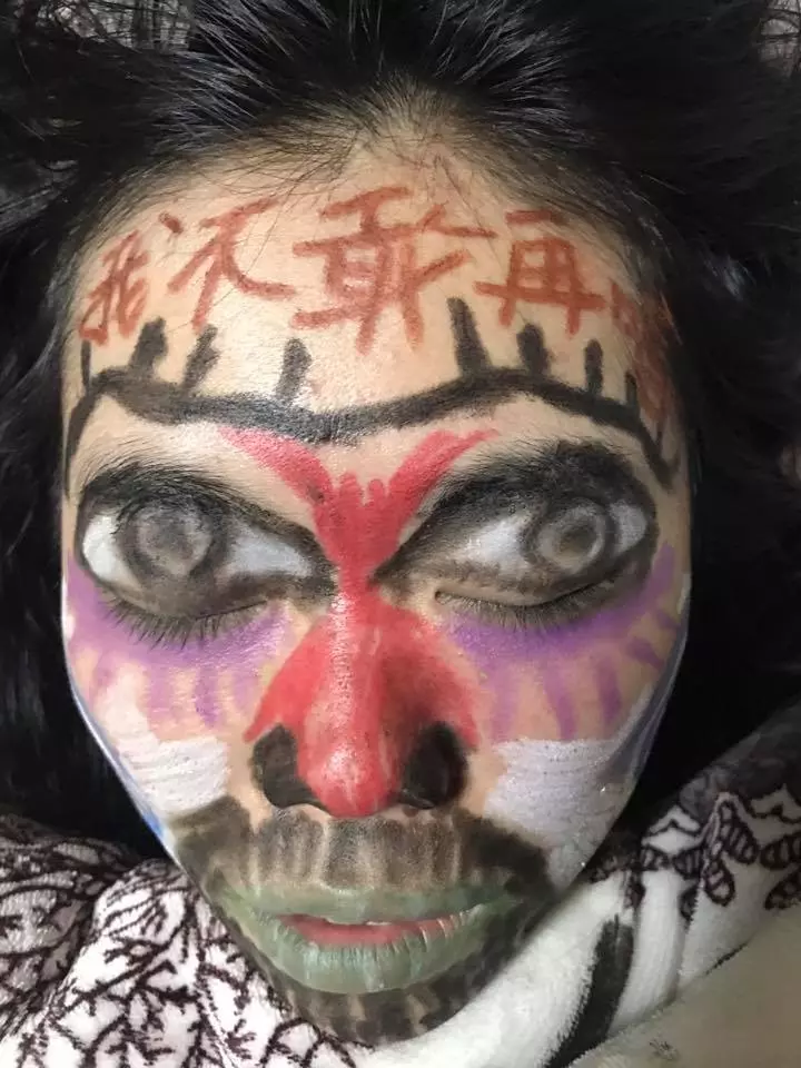 老婆喝爛醉讓他氣到「惡搞畫臉」PO網,沒想到網友挖出「她的真面目」驚覺出乎意料的美!