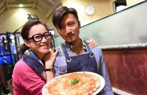 長相酷似王菲,陪在謝霆鋒身邊23年,8歲私生女顏值爆表!