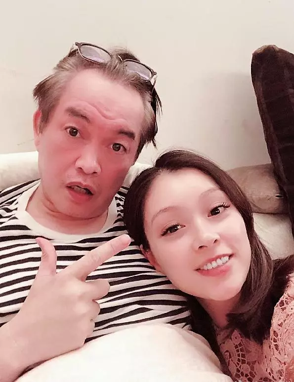 流產2次!康康曝到日本遊玩,老婆回飯店洗澡「掉出仙草」,他安慰:「沒有緣分,留不住...」