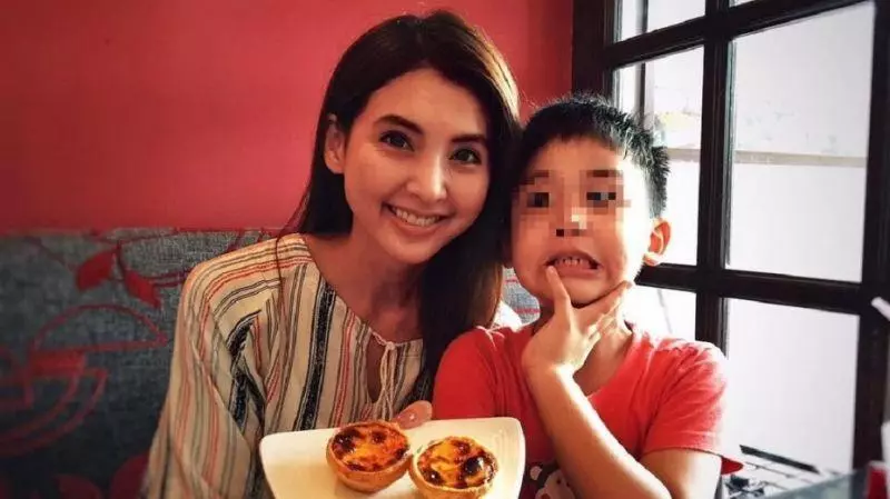 分手仍不交惡!她享受單親媽媽生活,十足事業女強人,坦言「不與孩子豪門爸複合」!