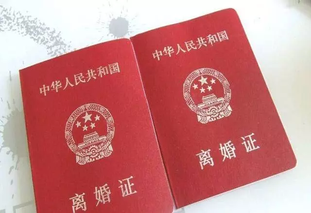 離婚後前夫娶了閨蜜,他們孩子過滿月我送上驚喜,他們果然鬧起離婚