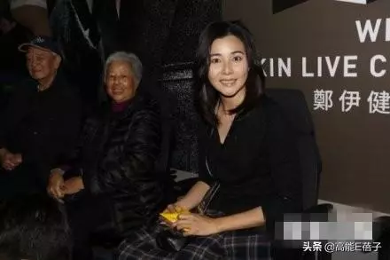 鄭伊健演唱會秀高難度舞功,網友:你真的已經51歲了嗎?