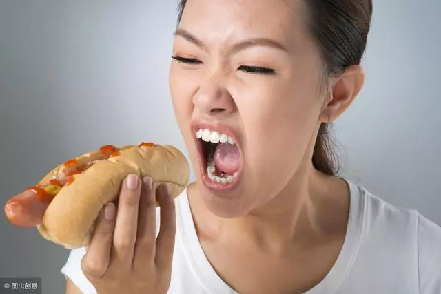 每個人一生有2000個熬夜機會,誰先熬完誰先走!
