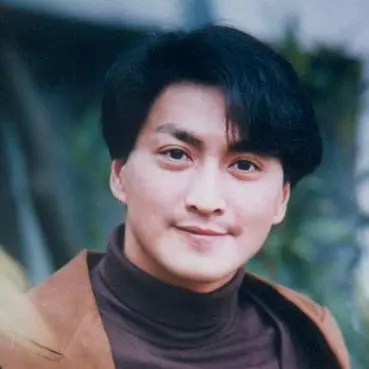 「展昭」何家勁近照曝光,為守候60歲婚約,身價過億至今單身