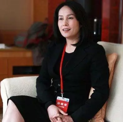 「展昭」何家勁近照曝光,為守候60歲婚約,身價過億至今單身