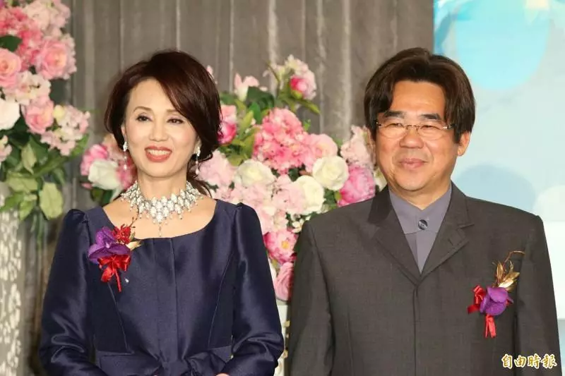 57歲「孫翠鳳」人生如戲,30年前她歷經喪子之痛、接著老公又跟【別人】生下一女,如今她近照曝光,網友:雨過天晴