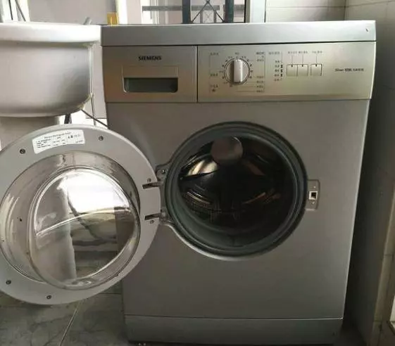 洗衣機用完後,蓋子關上好還是打開好?聽師傅說完,才後悔知道晚了!