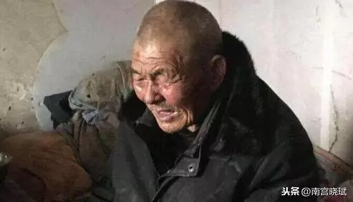婆婆去世,三日後公公也去世,兒子翻開冰箱一瞧,隨後報了警