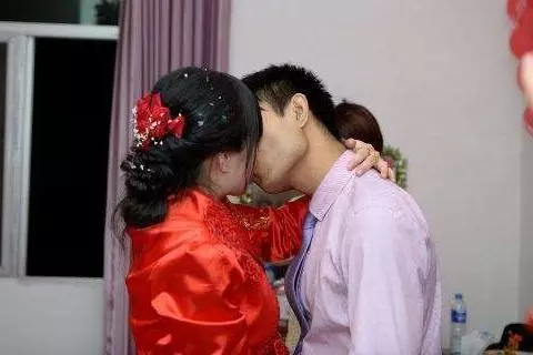 妻子嫁給俺時,懷了別人的孩子,等孩子生下後,她卻給俺30萬