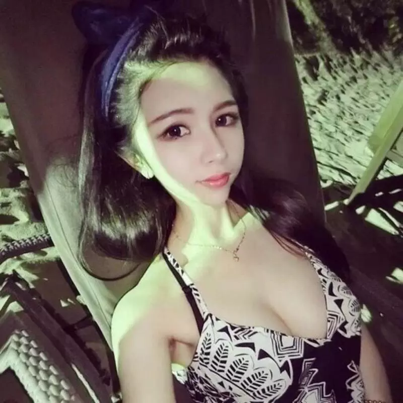 在老公車裡發現一隻耳環,偷偷放了一個竊聽器,聽到錄音我傻眼了