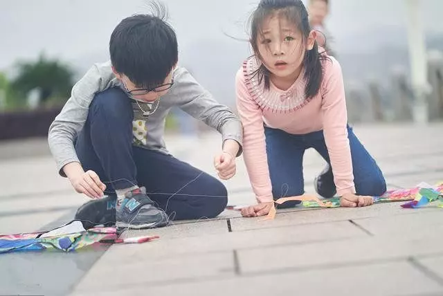 母親逼自己女兒嫁給親哥哥,大哥帶她去趟醫院,出來後她要當新娘