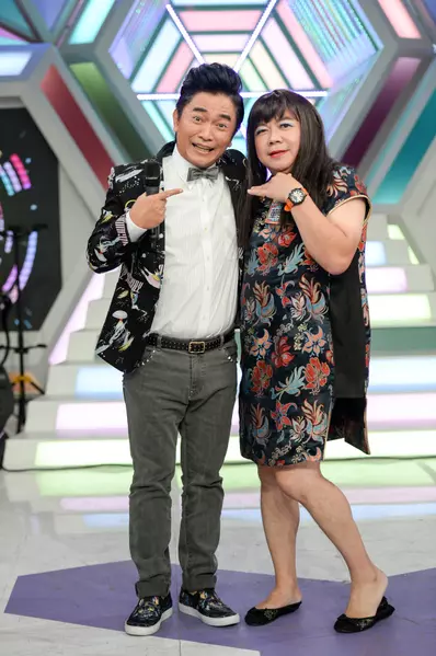 51歲資深藝人「董至成」當年反串「董月花」紅極一時,後來節目全被收掉的他罹患憂鬱症!現在他…