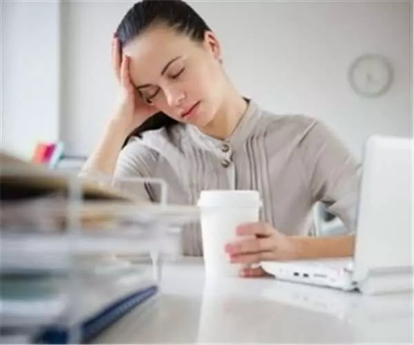 她把「花露水」滴在電風扇裡,別人以為她瘋了,結果嚇了一跳,沒想到還有這樣的妙用,太實用了,不看可惜了!