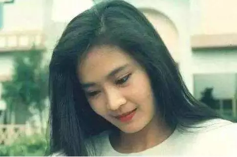 瓊女郎出身!翁家明老婆「當紅為愛引退」如今兒子長大神似老爸