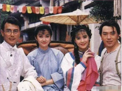 瓊女郎出身!翁家明老婆「當紅為愛引退」如今兒子長大神似老爸
