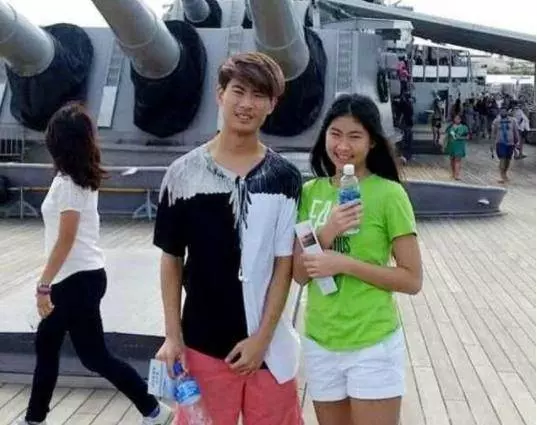 瓊女郎出身!翁家明老婆「當紅為愛引退」如今兒子長大神似老爸