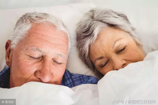 「老人」身上總有一股「難聞氣味」?做好這5點,別等老了被嫌棄!!