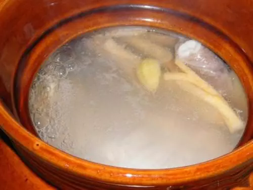 老公最近老是多夜尿,還一直失眠,隔壁的老中醫推薦了「這道湯」,喝了幾次後,夜尿減少了,睡眠也好了很多!