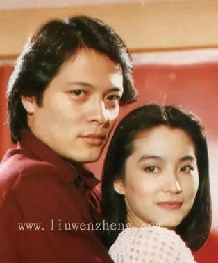 費翔54歲了,多年來「不結婚不孩子」之謎,終於公諸於世,被問為什麼不結婚,想不到他說了一句話,網友都沉默了