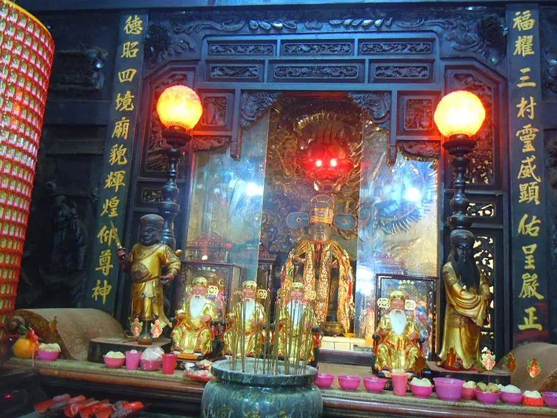 13屁孩凌晨飆台中136縣道擾山神!詭異老人招手「指天機」,網友奔往巡查驚見「藤蔓纏輪」恐怖車禍!