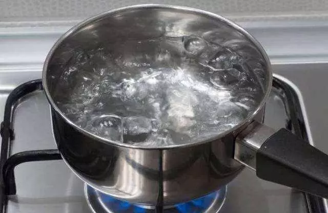 血液粘稠容易誘發心血管病,營養師:清理血管,吃1種食物喝1種水