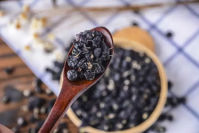 吃黑蒜有抗癌、降三高的效果嗎?有幾種黑色食物營養被過分誇張了