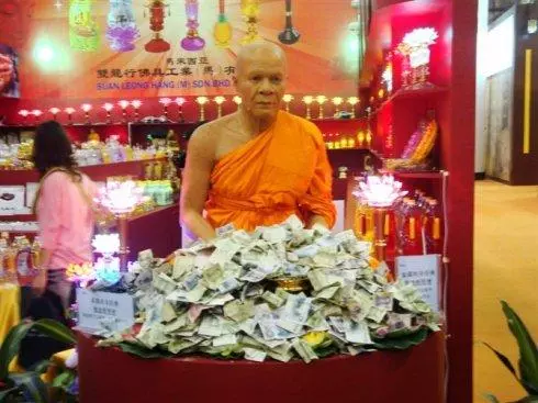真人肉身活佛,三百年多年未閉眼!轉發之人,增福無量!