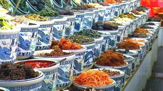 爸故意讓男友吃鹹菜,男友的一個舉動,爸決定讓我嫁給他