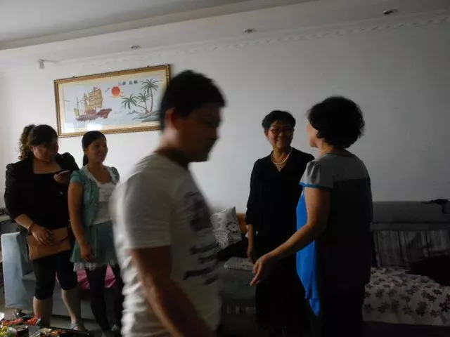 老婆,咱家不是難民營,你娘家那幫人什麼時候走