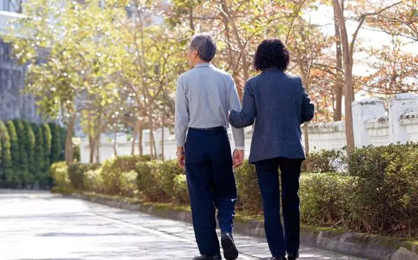 50歲開始存,65歲就有1500萬退休金,這樣存錢,照樣可以錢滾錢