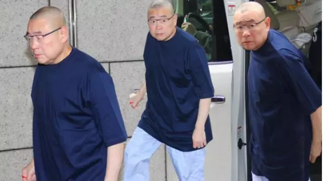 劉鑾雄被傳病危?穿短袖身材健壯力破謠言,身邊卻不見甘比!