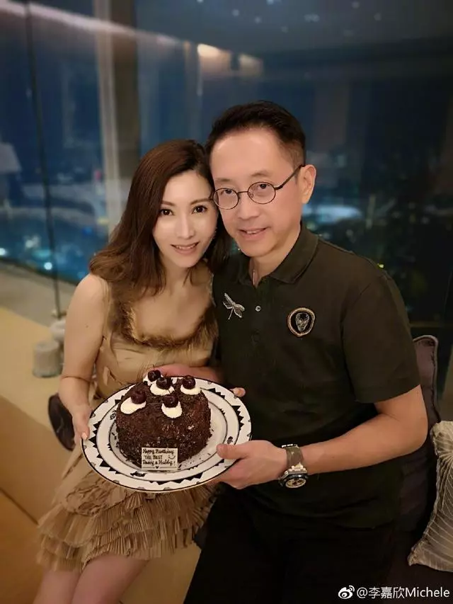 李嘉欣做蛋糕為老公慶生,放話「走著瞧」,都是為挽回老公的心!