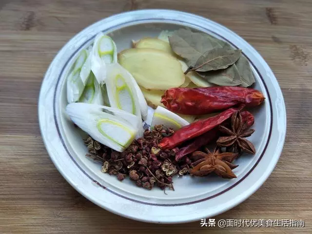 雞腿這樣做簡單又入味,1次6個不夠吃,吃了還想吃,太解饞了!