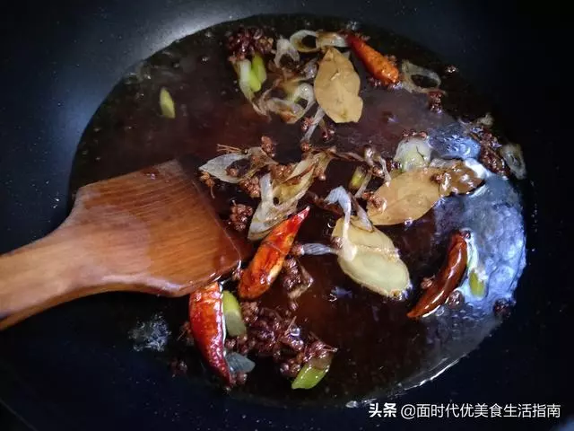 雞腿這樣做簡單又入味,1次6個不夠吃,吃了還想吃,太解饞了!