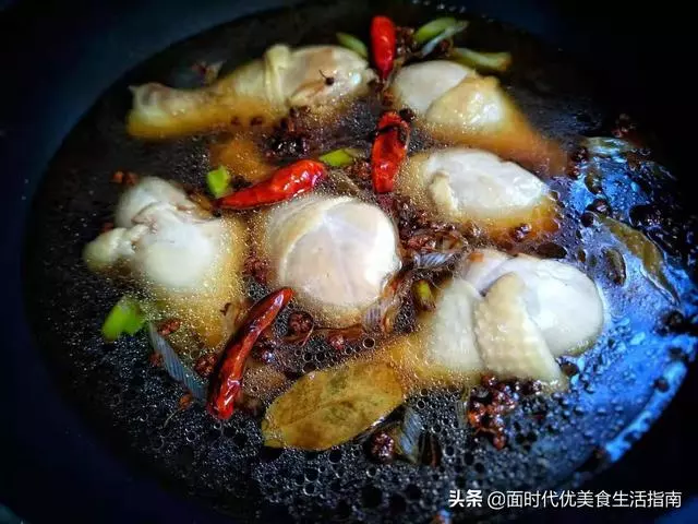 雞腿這樣做簡單又入味,1次6個不夠吃,吃了還想吃,太解饞了!