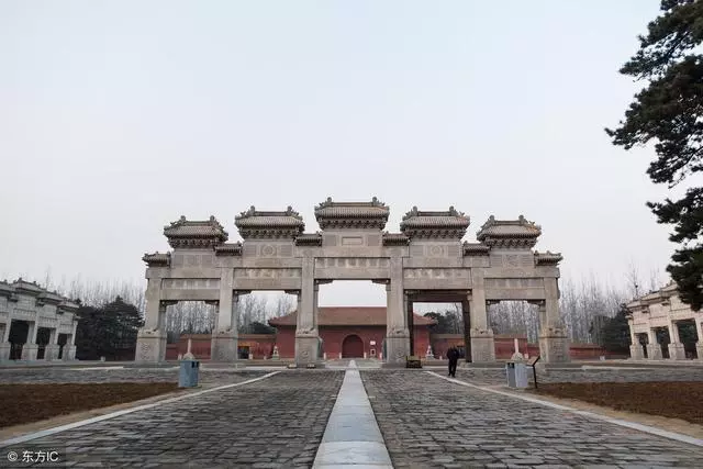打開雍正墓後,他們看了一眼就說,用水泥封死吧,我們趕緊撤!