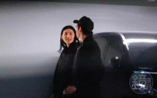 扶正小三!無視外界眼光繼續愛!倪安東和小三深夜約會、一起回家!停車場激吻全被攝~