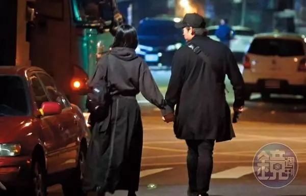 扶正小三!無視外界眼光繼續愛!倪安東和小三深夜約會、一起回家!停車場激吻全被攝~